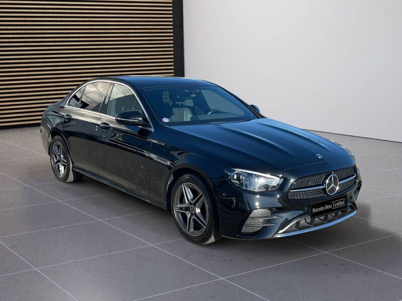 Noir Utilisé 2021 Mercedes E300 Berline | 38 900 € (Prix juste) - Image 1/4