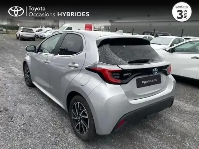 Occasion Toyota Yaris Hybrid Design 116 ch (85 kW) 2023 Gris minéral (m) Berline