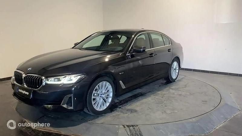 Gris Utilisé 2022 BMW 530 Luxury Line Berline | 41 799 € (Prix juste) - Image 1/4