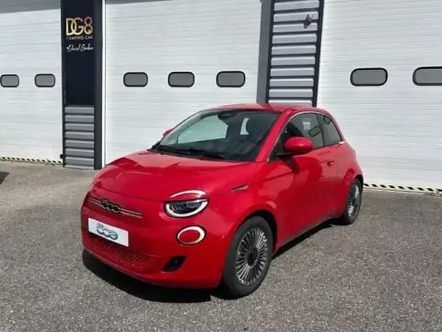 Red by (red) pastel Utilisé 2024 Fiat 500e Style Citadine | 27 990 € - Image 1/4