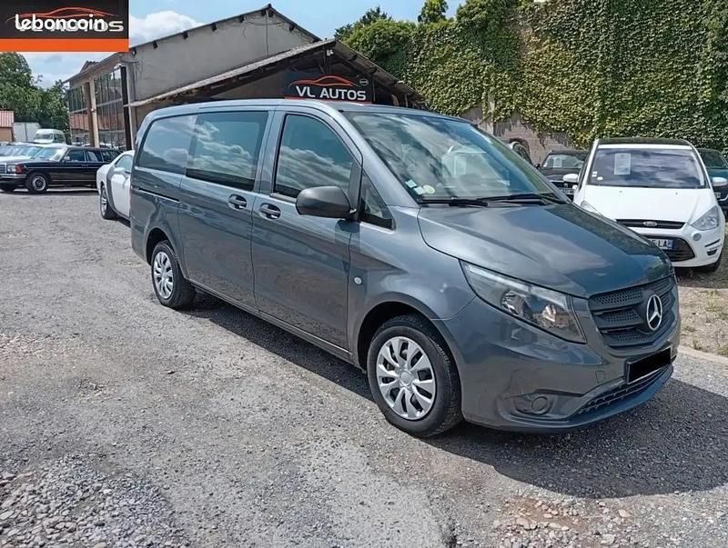 Gris Utilisé 2015 Mercedes Vito Monospace | 21 900 € - Image 1/4