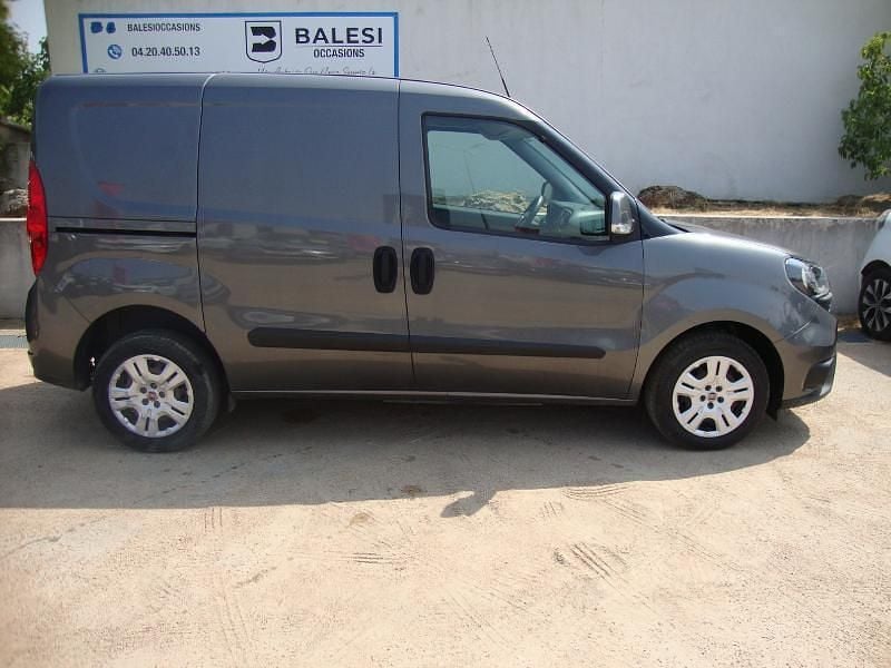 Gris Utilisé 2021 Fiat Doblò Lounge Monospace | 14 900 € - Image 1/3