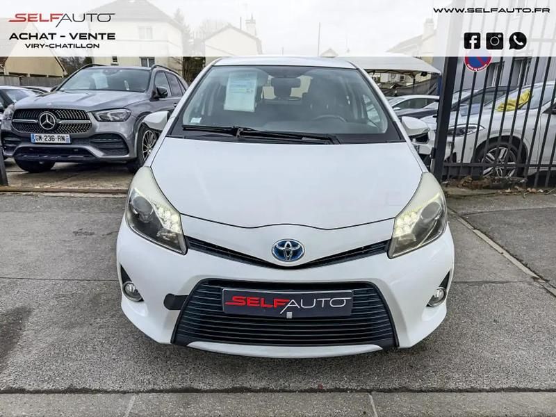 Occasion Toyota Yaris Hybrid 76 ch (55 kW) 2013 Blanc Berline