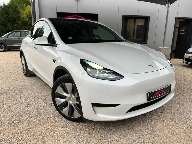 Blanc Utilisé 2022 Tesla Model Y Standard Range SUV | 27 490 € (Prix juste) - Image 1/4