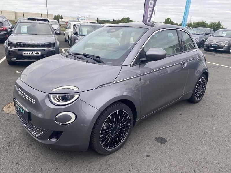 Noir Utilisé 2022 Fiat 500e La Prima Berline | 19 999 € (Prix cher) - Image 1/2