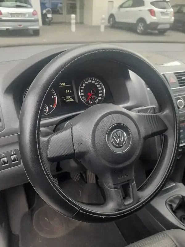Image 2/4