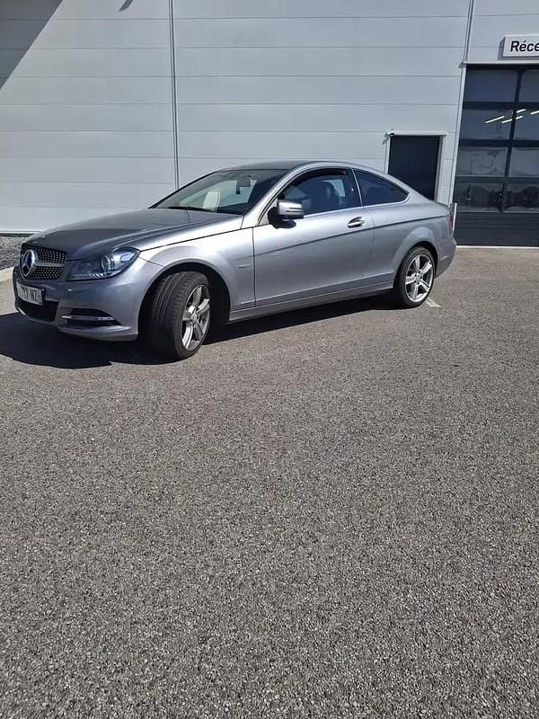 Gris Utilisé 2012 Mercedes C250 Executive Coupé | 18 000 € - Image 1/4