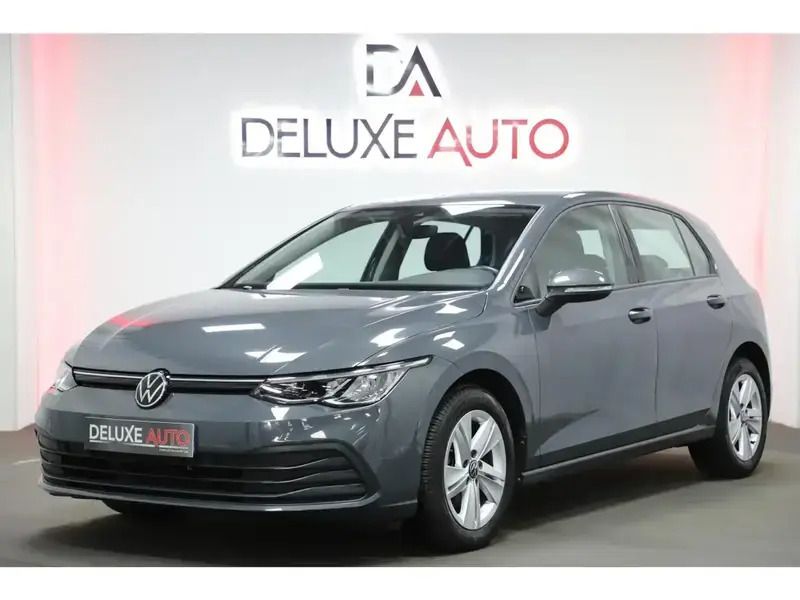 Gris Utilisé 2021 VW Golf VIII Life Berline | 18 990 € (Bon prix) - Image 1/4