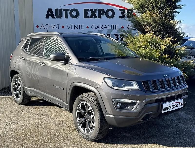 Gris Occasion 2021 Jeep Compass Trailhawk SUV | 19 990 € (Prix juste) - Image 1/4