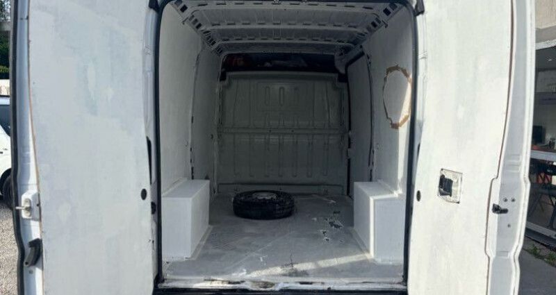 Image 4/4