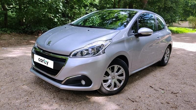 Gris Utilisé 2017 Peugeot 208 Active Citadine | 5 490 € (Prix juste) - Image 1/4
