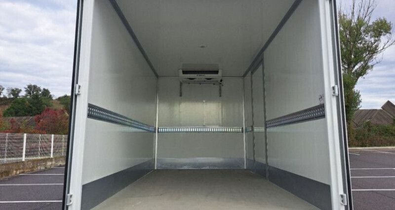 Image 4/4