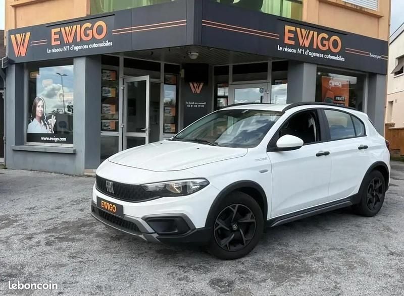 Blanc Utilisé 2022 Fiat Tipo Cross Berline | 12 490 € (Bon prix) - Image 1/4