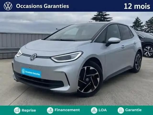 Gris argent métal/toit/hayon noir Utilisé 2024 VW ID.3 Pro Citadine | 26 989 € (Super prix) - Image 1/4
