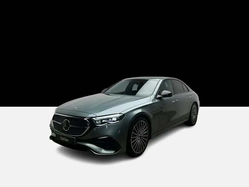 Argent Utilisé 2025 Mercedes E220 Berline | 71 784 € - Image 1/4