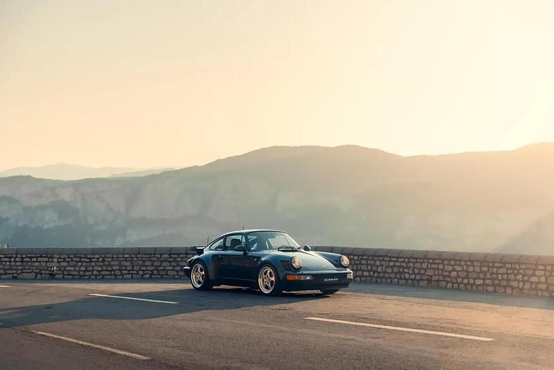 Bleu Occasion 1993 Porsche 964 Turbo Coupé | 380 000 € - Image 1/4