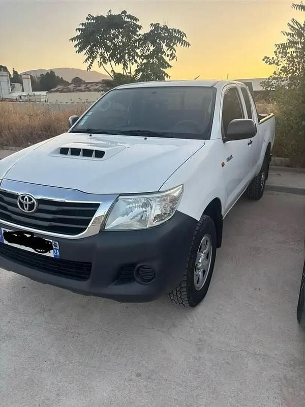 Utilisé 2014 Toyota HiLux Pick-up | 22 200 € - Image 1/4