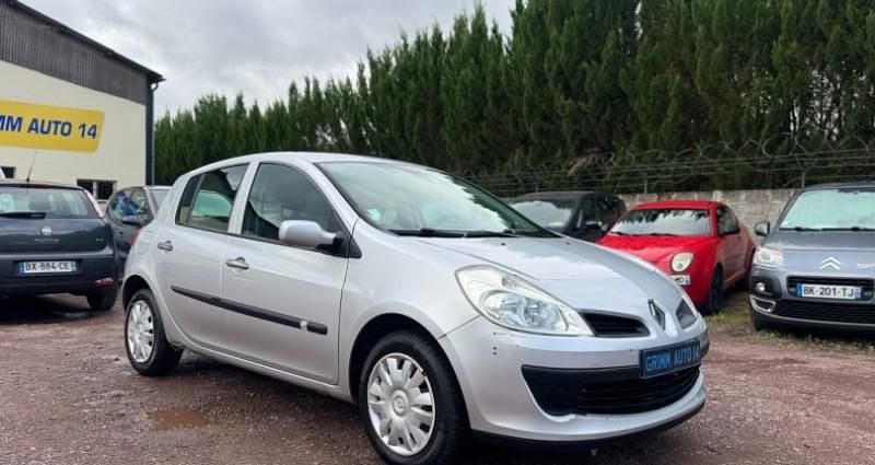 Utilisé 2008 Renault Clio II Authentique Citadine | 4 990 € (Prix juste) - Image 1/1