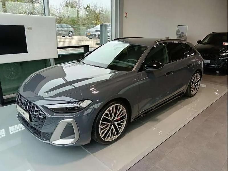 Gris Utilisé 2025 Audi A5 Sport Coupé | 62 461 € (Prix cher) - Image 1/4
