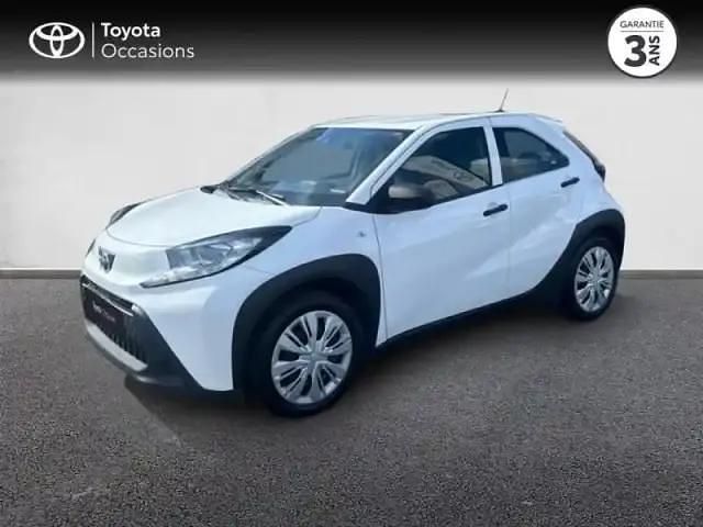 Blanc Utilisé 2023 Toyota Aygo X Business Edition SUV | 14 490 € - Image 1/4
