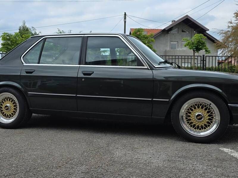 Vert Utilisé 1983 BMW 525 Berline | 18 000 € - Image 1/4