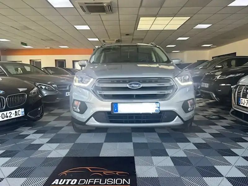 Gris Utilisé 2019 Ford Kuga Titanium SUV | 14 990 € (Prix juste) - Image 1/4