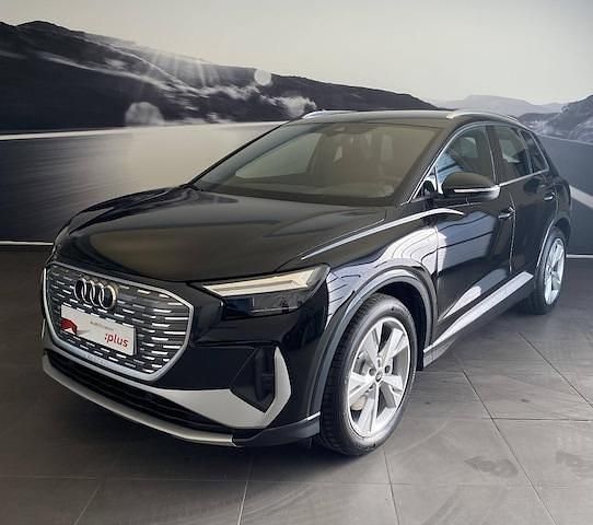 Noir mythique métallisé Occasion 2025 Audi Q4 e-tron S-Line SUV | 52 490 € (Prix cher) - Image 1/4