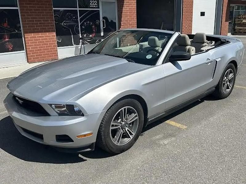 Utilisé 2010 Ford Mustang Cabriolet | 26 490 € - Image 1/4