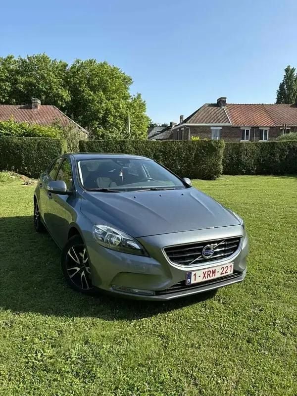 Utilisé 2015 Volvo V40 Standard Break | 11 000 € - Image 1/4
