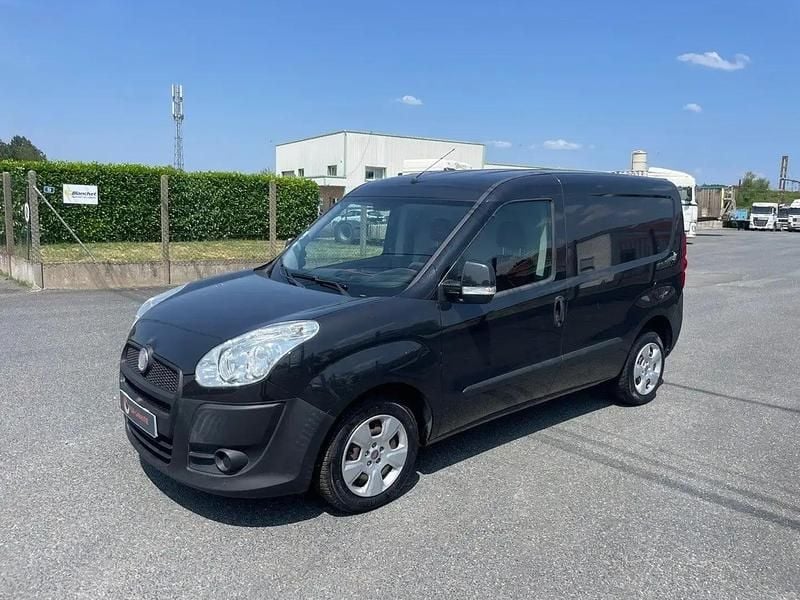 Noir Occasion 2012 Fiat Doblò Monospace | 7 990 € - Image 1/4