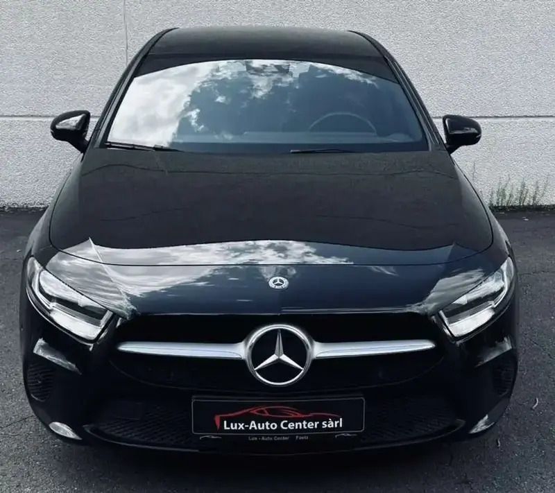 Noir Utilisé 2019 Mercedes A180 Business Berline | 18 900 € (Super prix) - Image 1/4