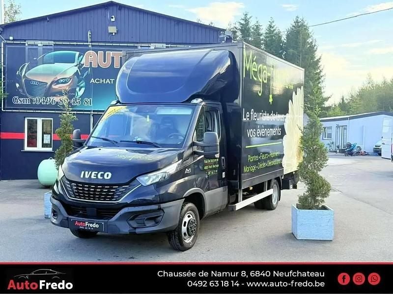 Noir Utilisé 2021 Iveco Daily Van | 37 490 € - Image 1/4