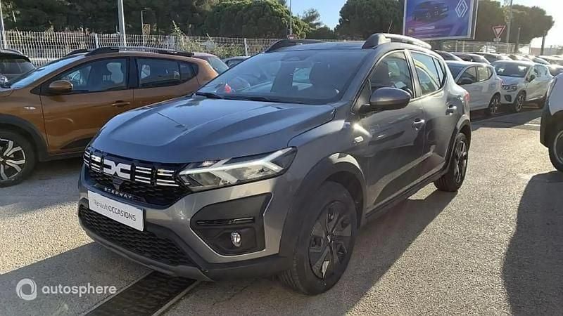 Gris schiste métallisé Occasion 2024 Dacia Sandero Expression Citadine | 15 999 € (Prix juste) - Image 1/4