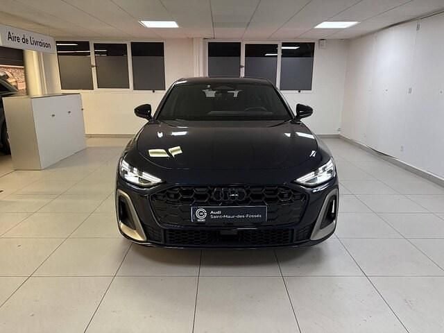 Bleu firmament métallisé Occasion 2025 Audi A5 Design Berline | 57 900 € (Prix juste) - Image 1/4