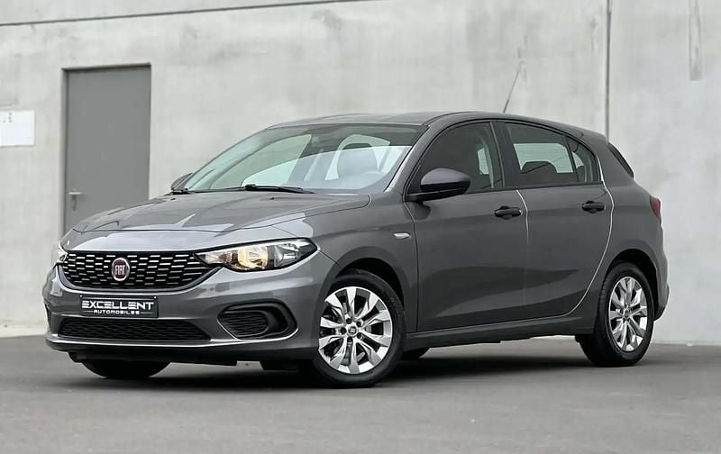 Gris Occasion 2018 Fiat Tipo Tech Berline | 9 950 € (Prix juste) - Image 1/4