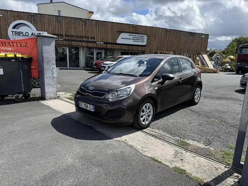 Brun Utilisé 2012 Kia Rio Active Berline | 5 490 € - Image 1/4