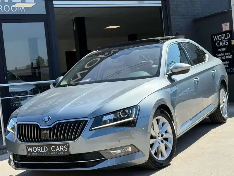 Gris Utilisé 2019 Skoda Superb Berline | 19 990 € - Image 1/4