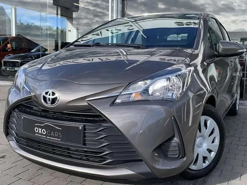 Gris Occasion 2018 Toyota Yaris Berline | 12 490 € (Prix juste) - Image 1/4