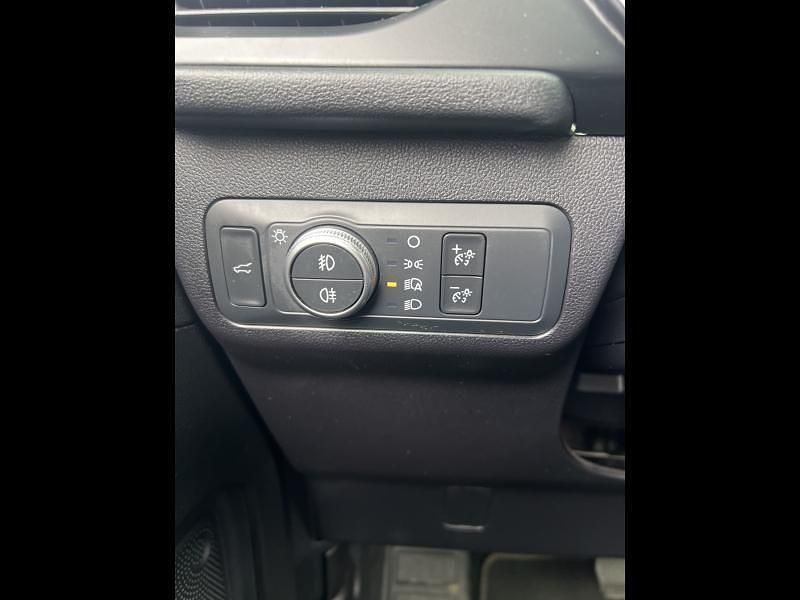 Image 3/4