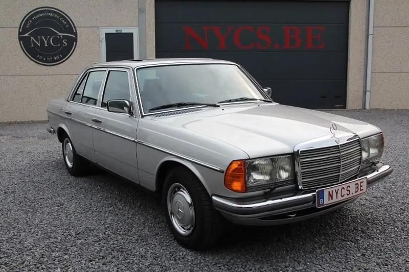 Argent Occasion 1980 Mercedes E280 Berline | 31 900 € - Image 1/4