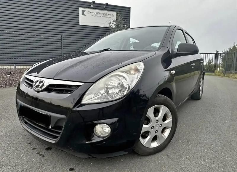 Noir Utilisé 2010 Hyundai i20 Style Berline | 2 800 € - Image 1/4