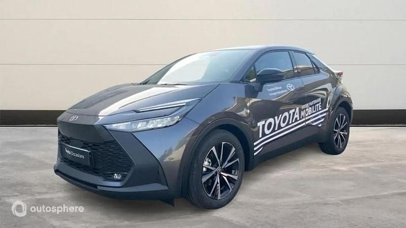 Utilisé 2025 Toyota C-HR Design SUV | 32 999 € (Prix cher) - Image 1/4