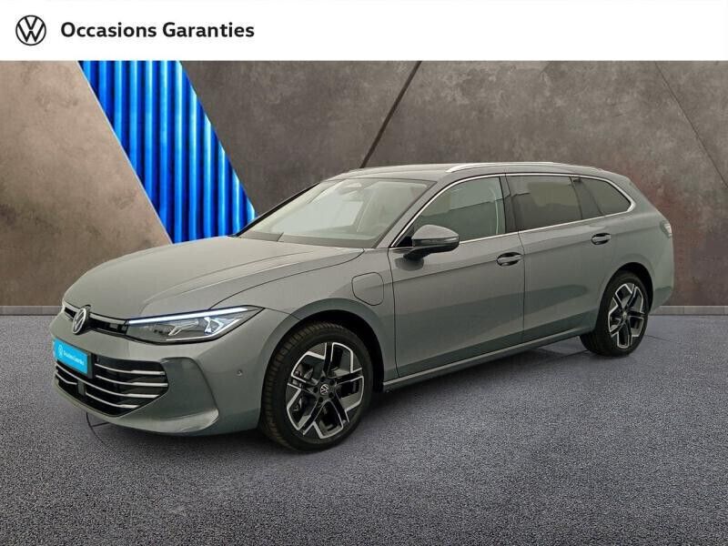 Nouvelle 2025 VW Passat Elegance Break | 51 490 € - Image 1/4