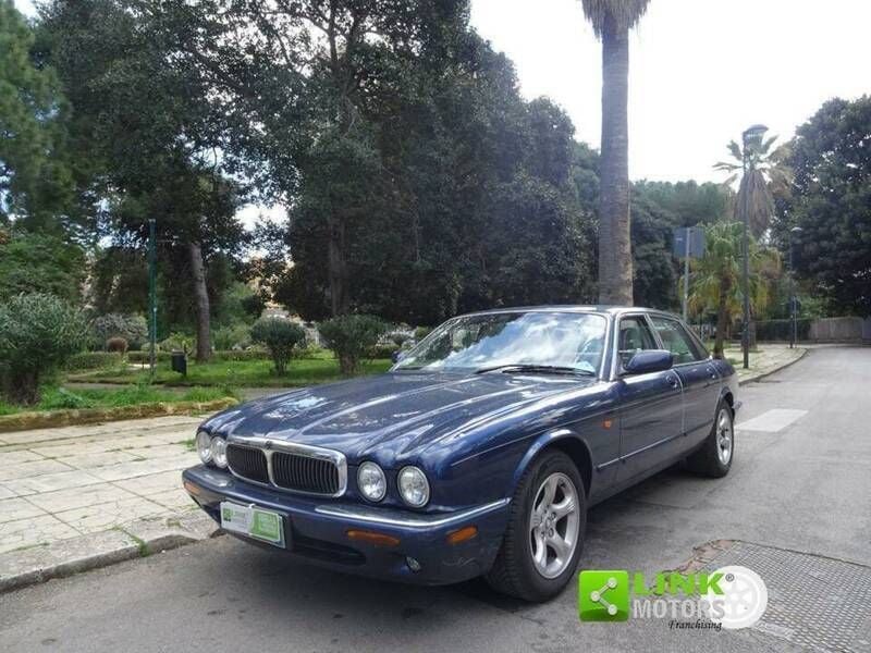 Bleu Utilisé 1999 Jaguar XJ8 Sovereign Berline | 15 200 € - Image 1/4