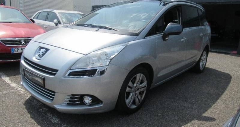 Utilisé 2011 Peugeot 5008 Allure Monospace | 3 990 € (Bon prix) - Image 1/4