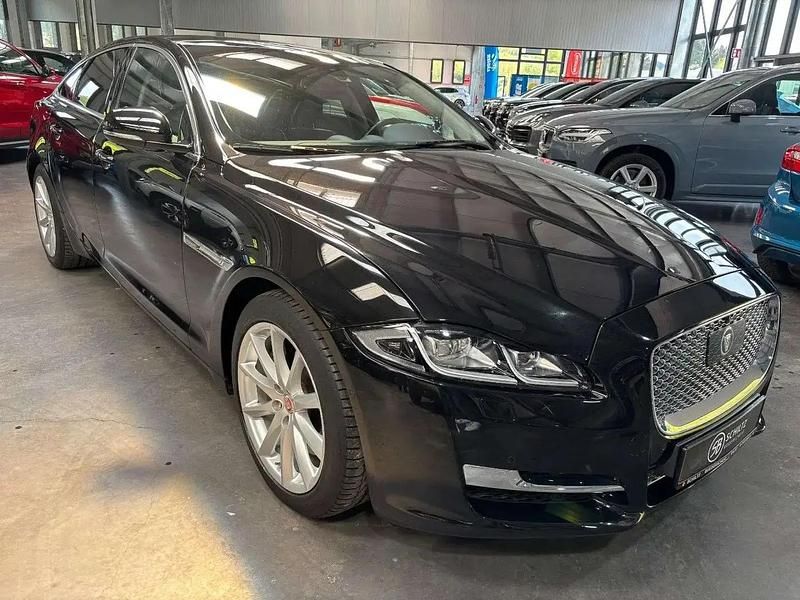 Noir Utilisé 2019 Jaguar XJ Berline | 33 990 € - Image 1/4