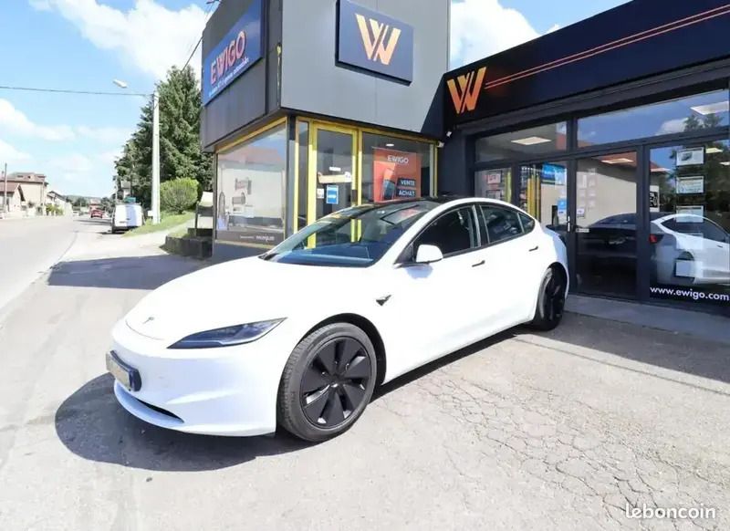 Blanc Utilisé 2024 Tesla Model 3 Long Range Berline | 42 989 € - Image 1/4
