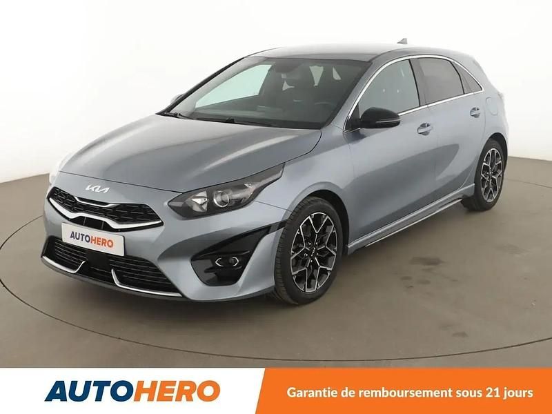 Gris Utilisé 2022 Kia Ceed GT GT-Line Berline | 23 990 € (Prix juste) - Image 1/2