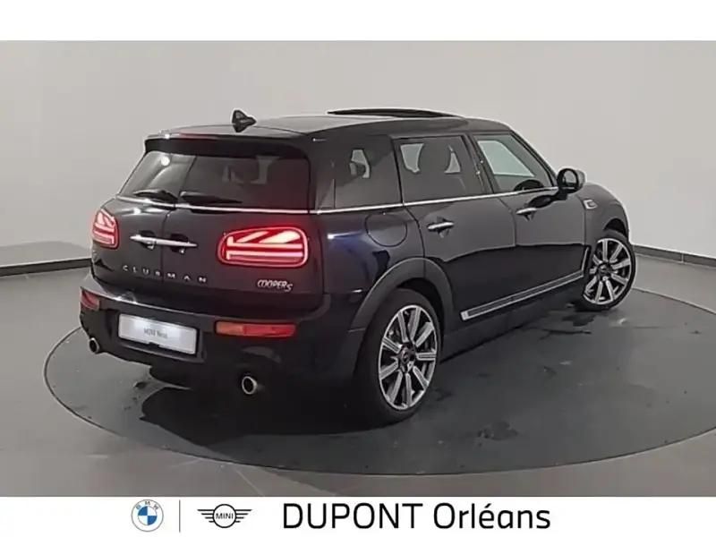 Image 2/4