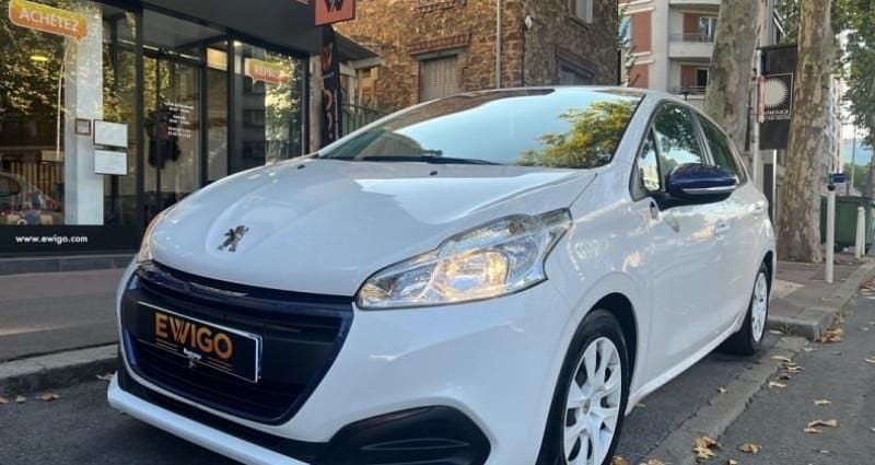 Blanc Utilisé 2017 Peugeot 208 Citadine | 4 990 € (Super prix) - Image 1/4